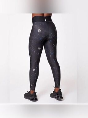 Ultracor Black Zodiac Symbol Leggings small NWOT soul cycle ultra performance